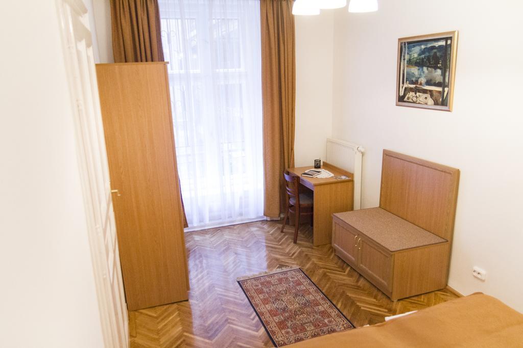 Authentic Budapest Apartment 部屋 写真